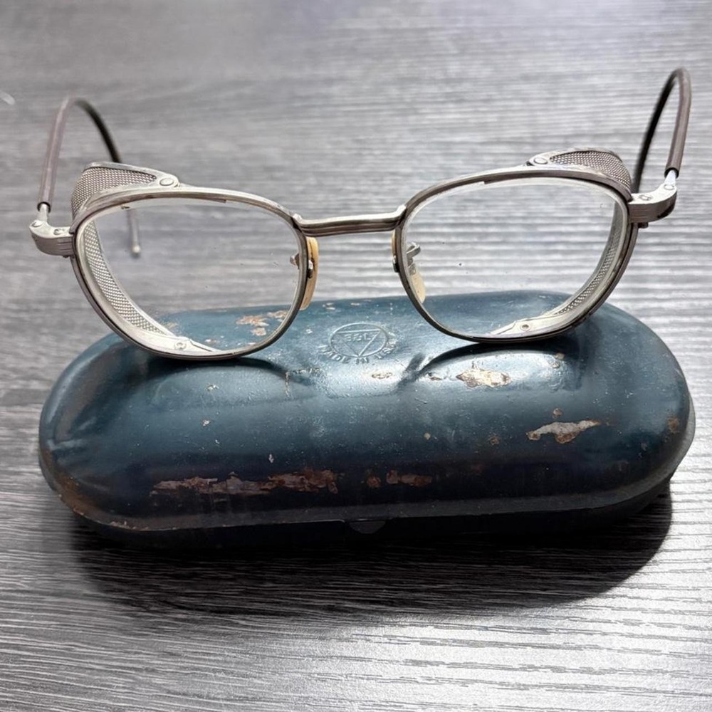 B&L Vintage Safety Glasses Mesh Side Shields Clear Non Prescription Lens 46-20